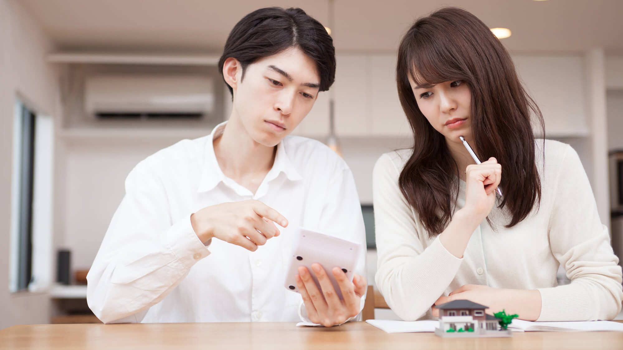 住宅ローン借りすぎで後悔の声続出？住宅ローン貧乏を避けるためにできること